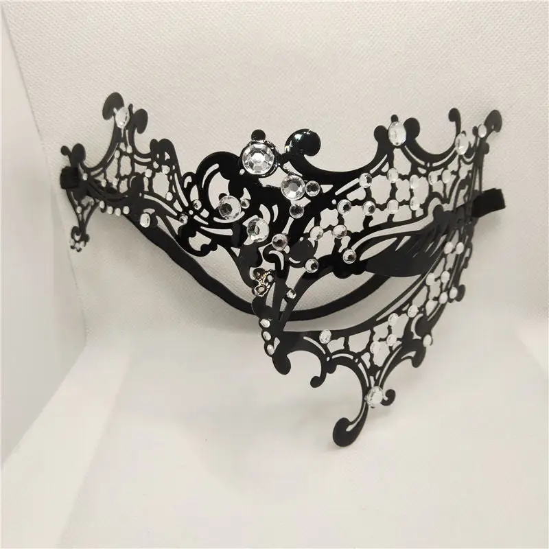 Black Venetian Mask - Image 10