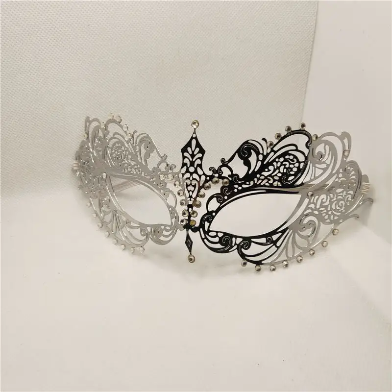 Black Venetian Mask - Image 11