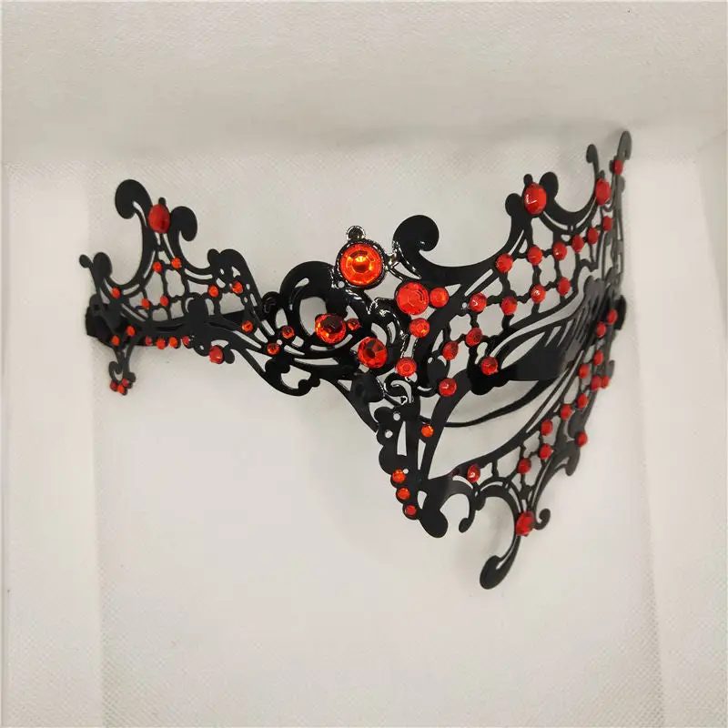 Black Venetian Mask - Image 15