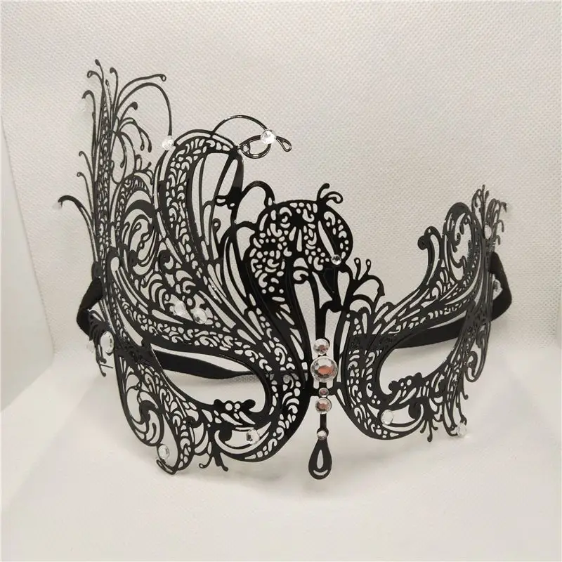 Black Venetian Mask - Image 16