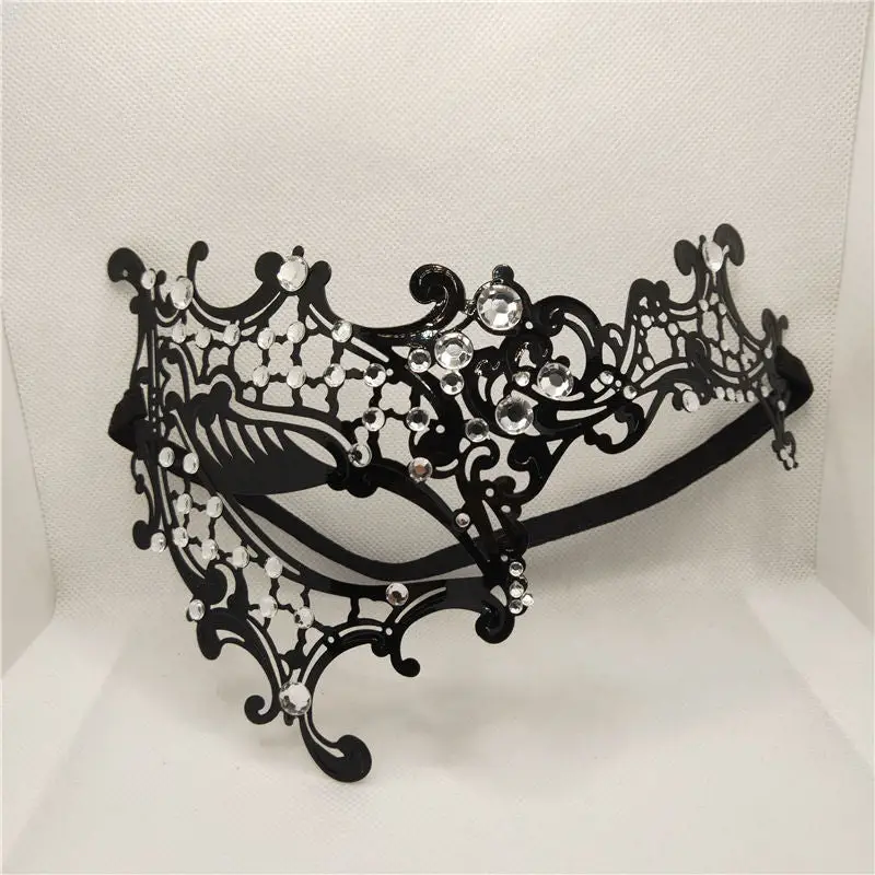Black Venetian Mask - Image 17