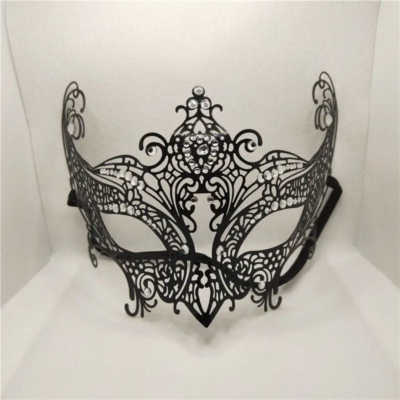 Black Venetian Mask - Image 19