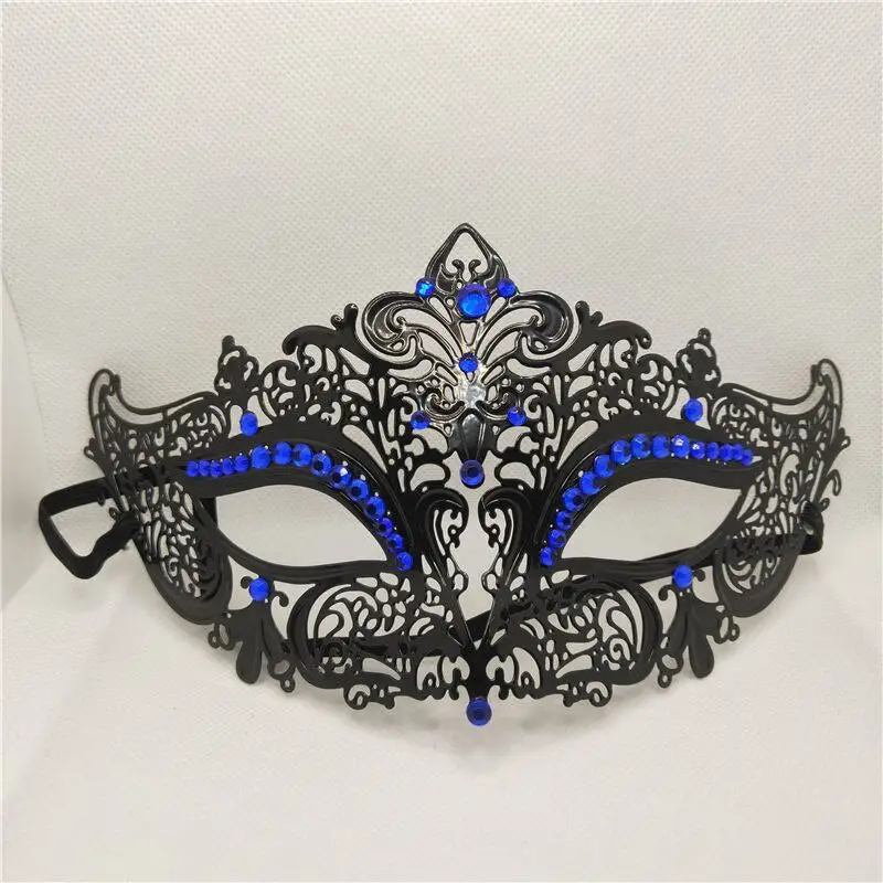 Black Venetian Mask - Image 28