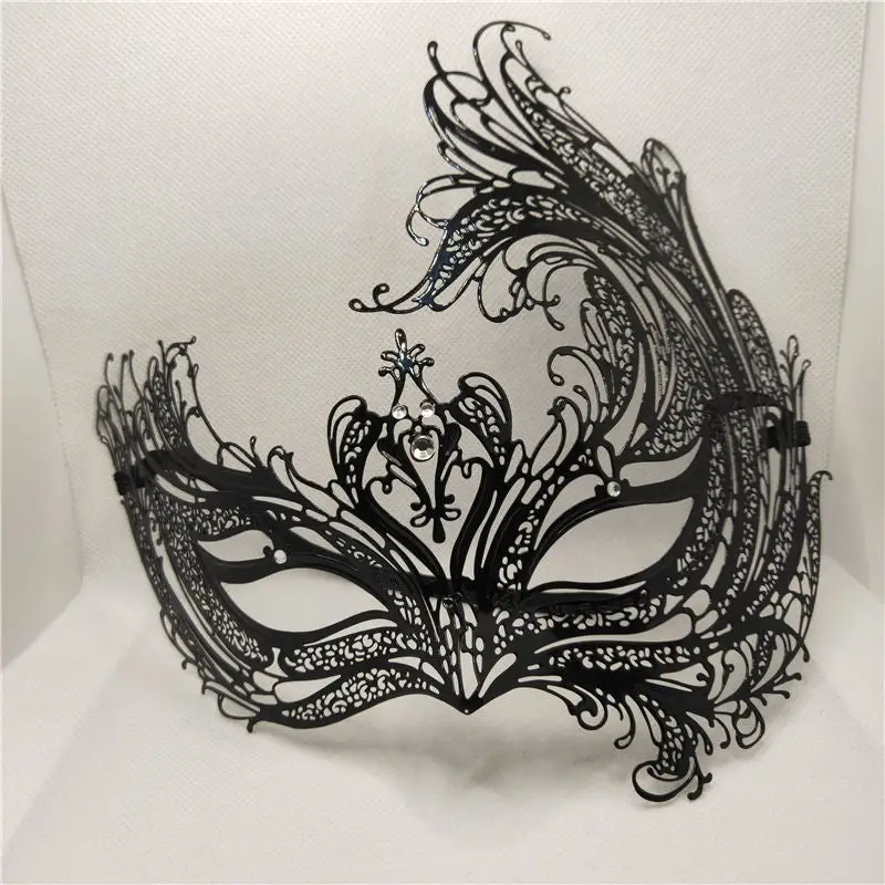 Black Venetian Mask - Image 4