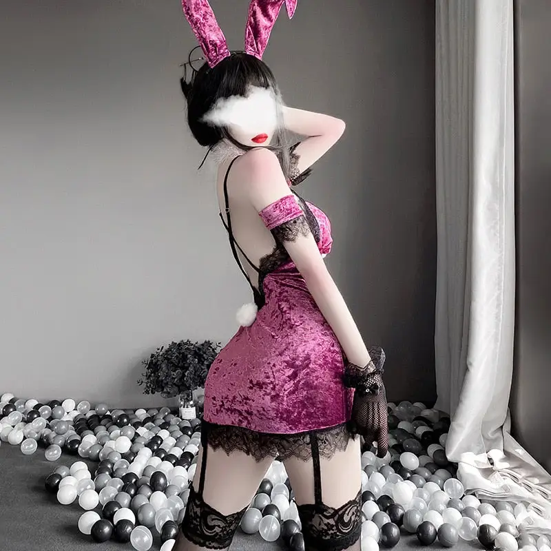 Bunny Girl Velvet Cosplay - Image 11