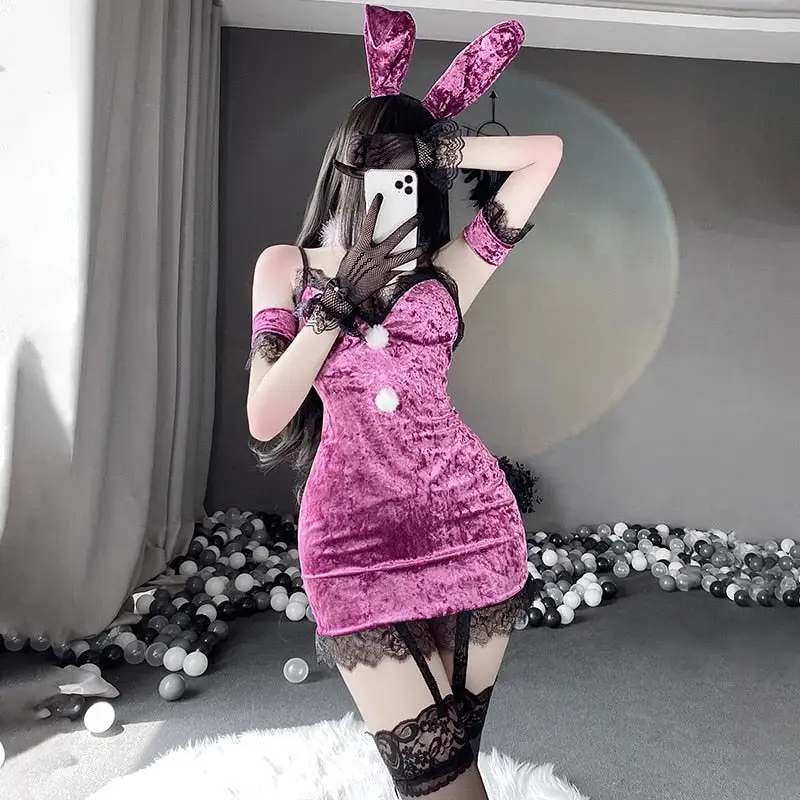 Bunny Girl Velvet Cosplay - Image 6