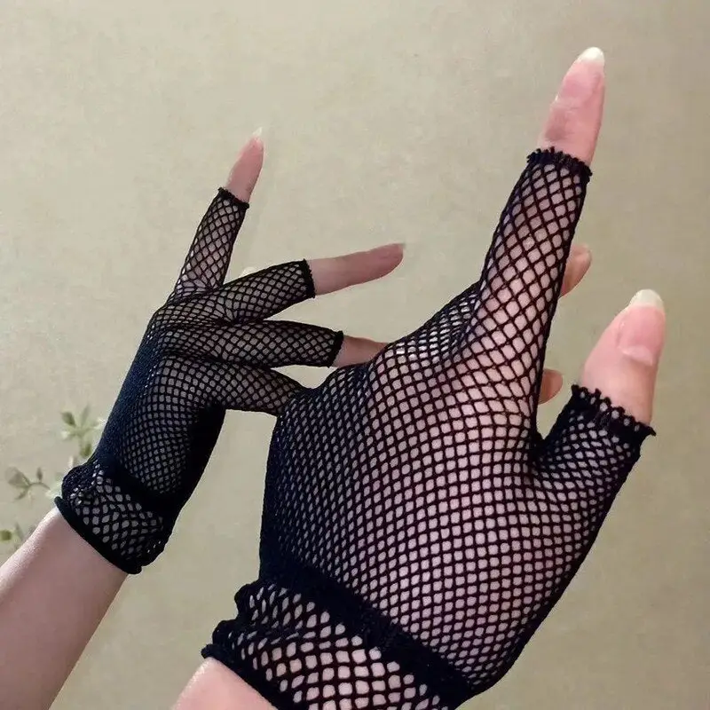 Glove Fetishist - Image 4