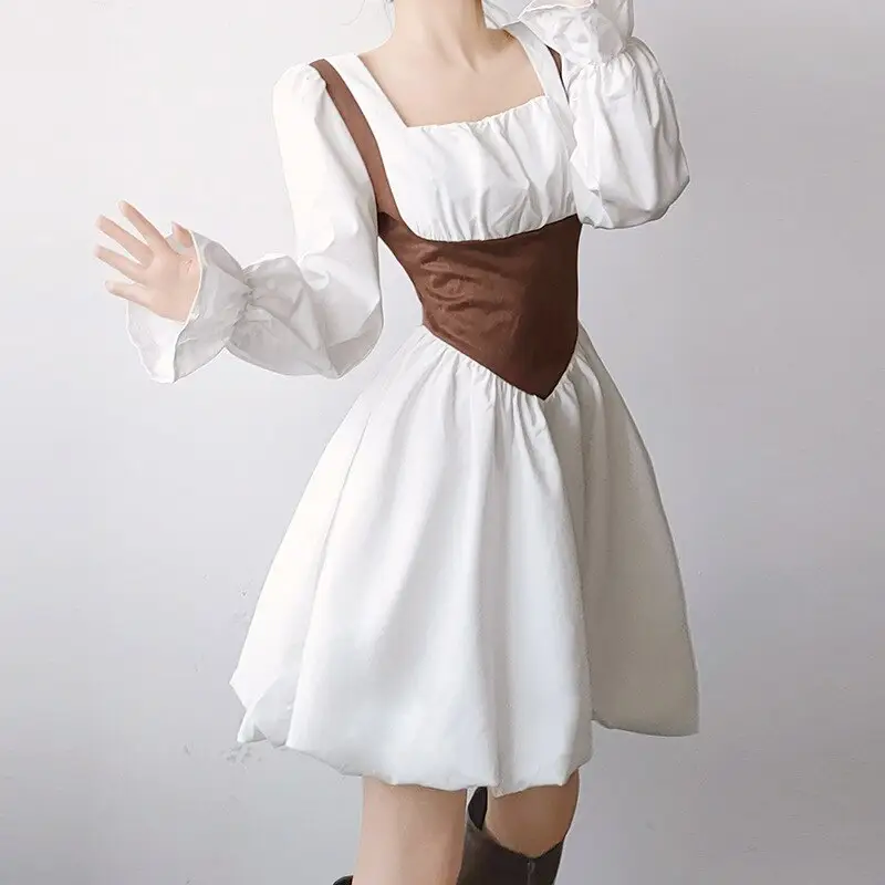 Renaissance Sexy Costume - Image 3
